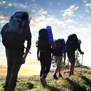 Outdoor hiking personal equipment strategy_ What are the necessary supplies for outdoor hiking travel?